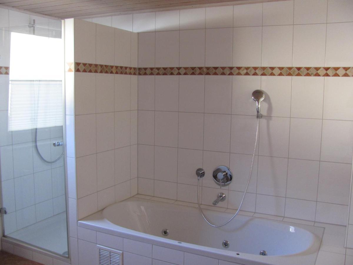 #7 Ferienhaus Mit Schlossblick Trunkelsberg Fuer Max 6 Personen,Kueche Komplett Eingerichtet, 2 Baeder 3 Schlafzimmer Top-Ausstattung Buitenkant foto