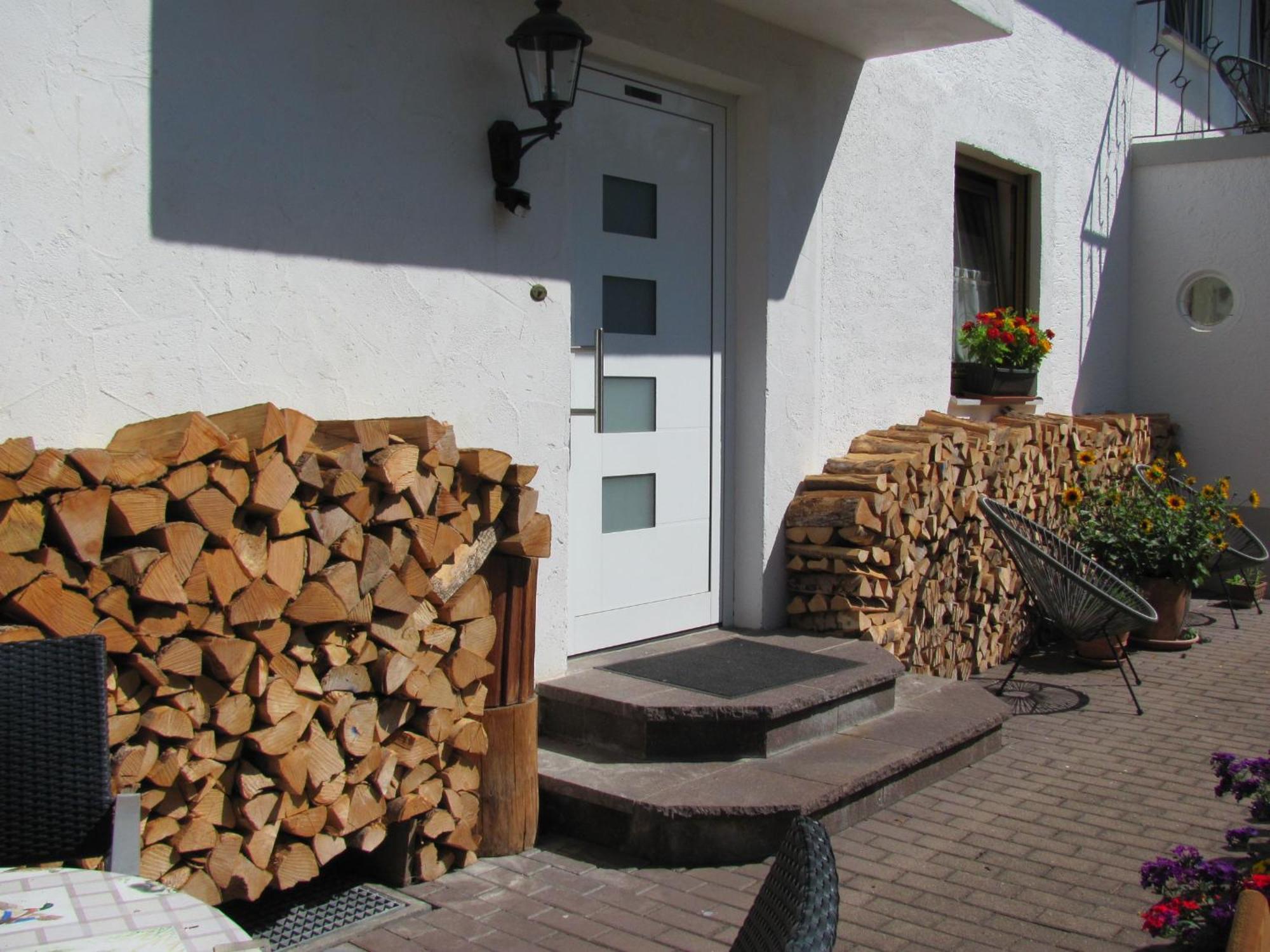 #7 Ferienhaus Mit Schlossblick Trunkelsberg Fuer Max 6 Personen,Kueche Komplett Eingerichtet, 2 Baeder 3 Schlafzimmer Top-Ausstattung Buitenkant foto